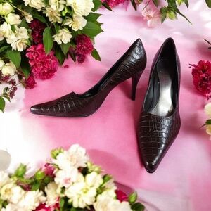 Elegant Brown Crocodile Embossed Heels